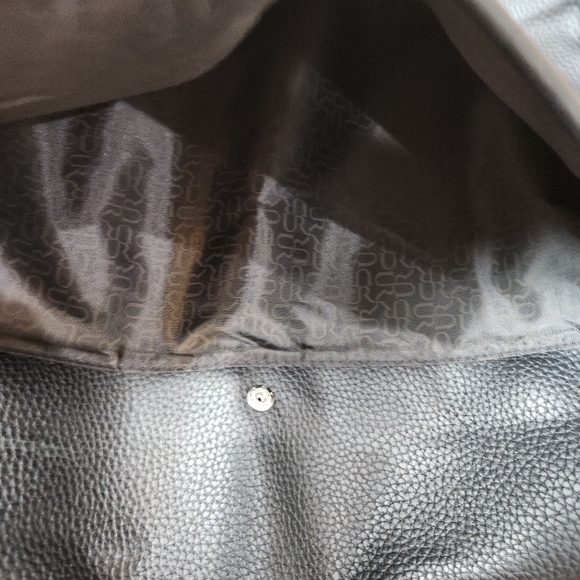 NWOT URBAN RENEWAL USHER BLACK FAUX LEATHER MESSENGER BAG 19" X 13" - Picture 8 of 10